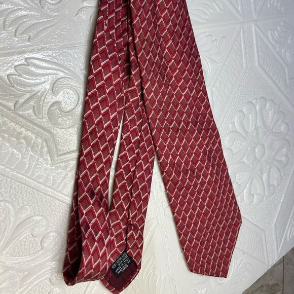 Giorgio Armani Burgundy Silk TIE - Picture 7 of 7